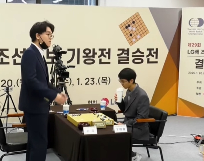 九游会·j9官方网站北青体育：柯洁和俞斌今日启程回国，拒绝参加LG杯颁奖仪式