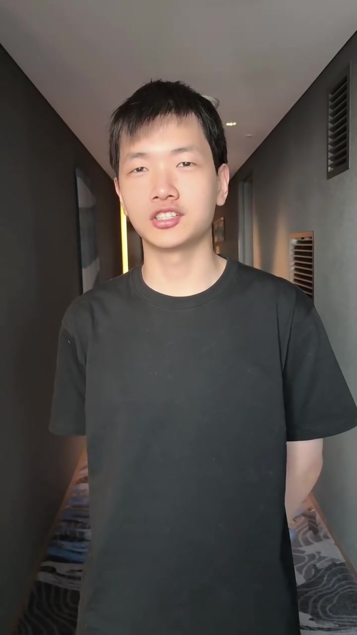 j9九游真人游戏第一平台Creme：今天是来到首尔的第二天，接着训练加油！