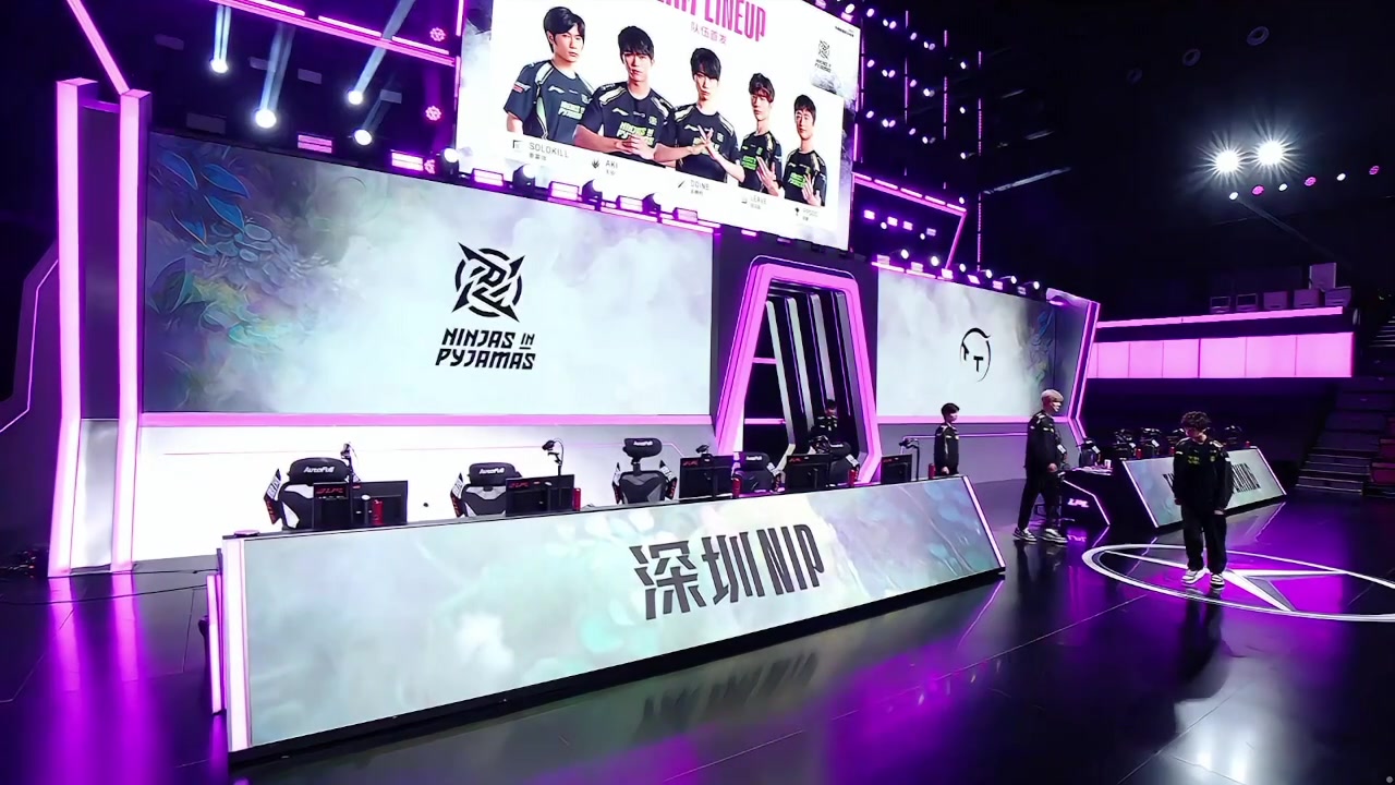 ag九游会亚洲真人第一品牌十周年快乐！Doinb双手比十纪念自己职业之路十周年