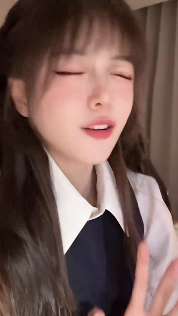 j9九游真人游戏第一平台LPL美女主持人骆歆清唱《跳楼机》：眼睛总是酸胀怎么回事