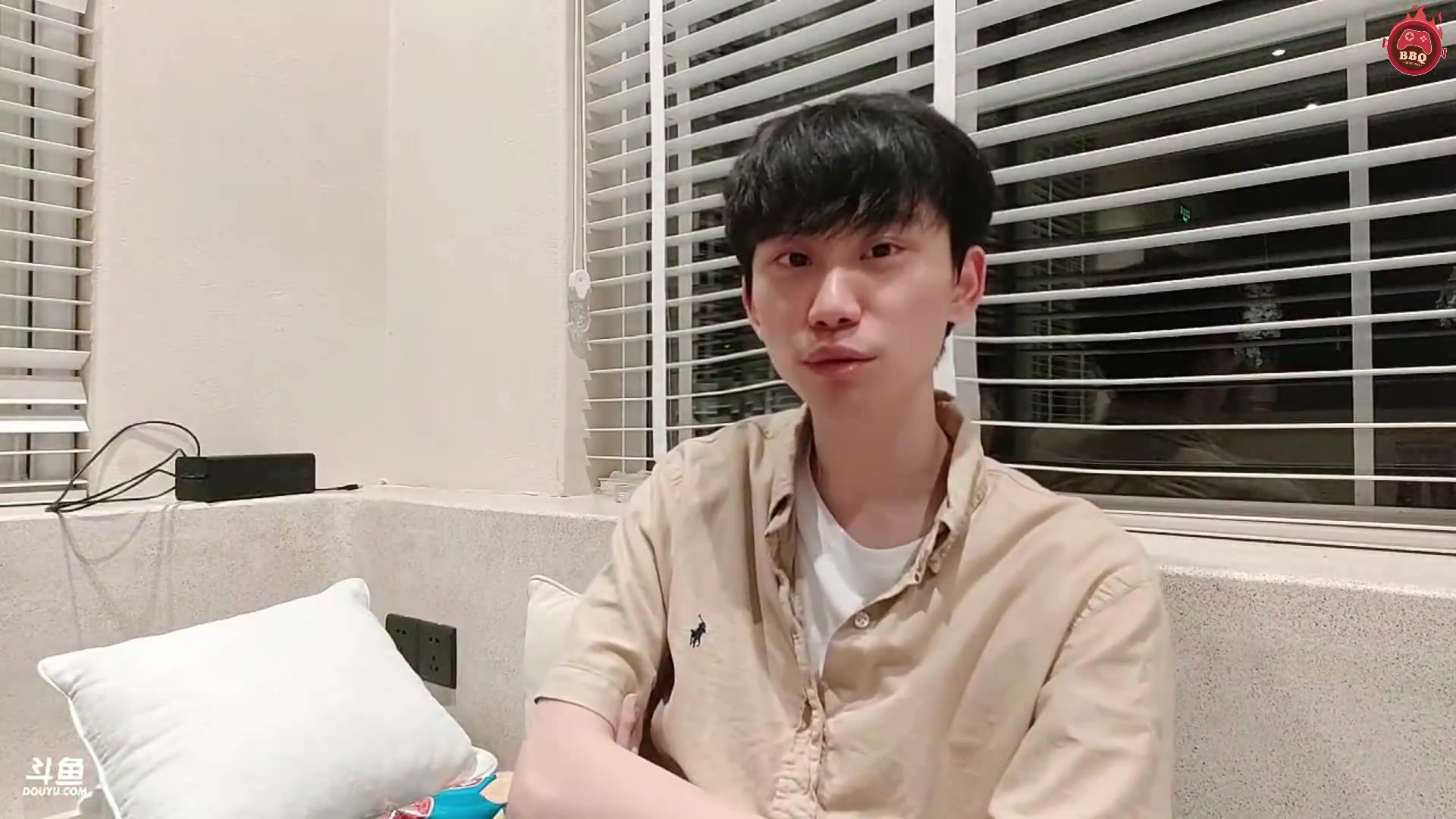 j9九游真人游戏第一品牌登录入口Doinb：看第三赛段打完能走到哪 之后就不碰LOL比赛了！